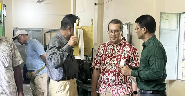 চাঁপাই এগ্রো ইন্ডাস্ট্রিজ পরিদর্শনে ইন্দোনেশিয়ার রাষ্ট্রদূত আরিফ সোয়ুকু